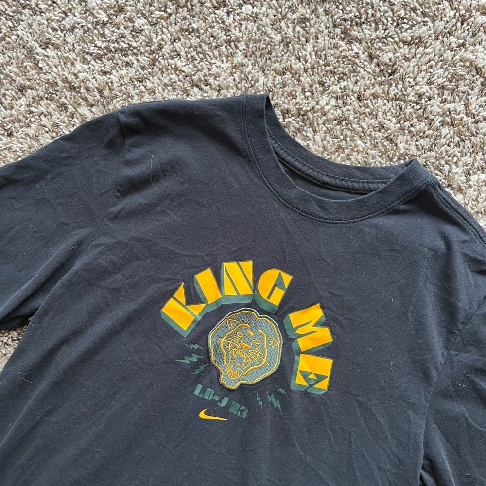 Nike LeBron James “King Me” Dri-Fit Embroidered T-Shirt Medium LB-J Witness